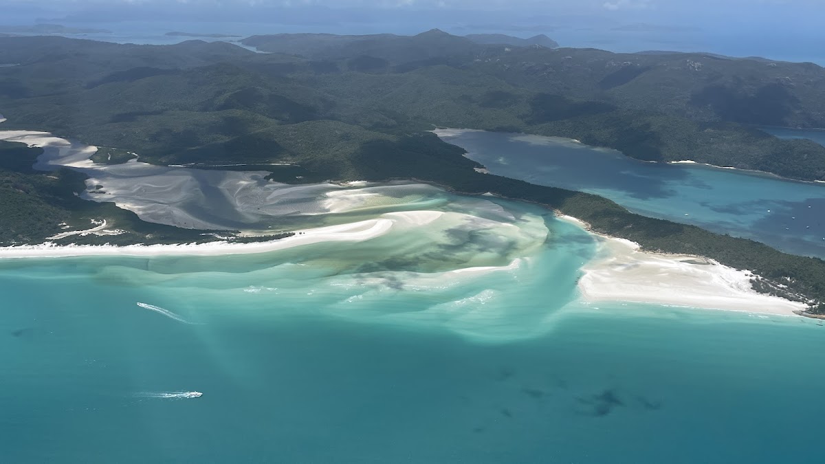 A Heart Reef scenic flight