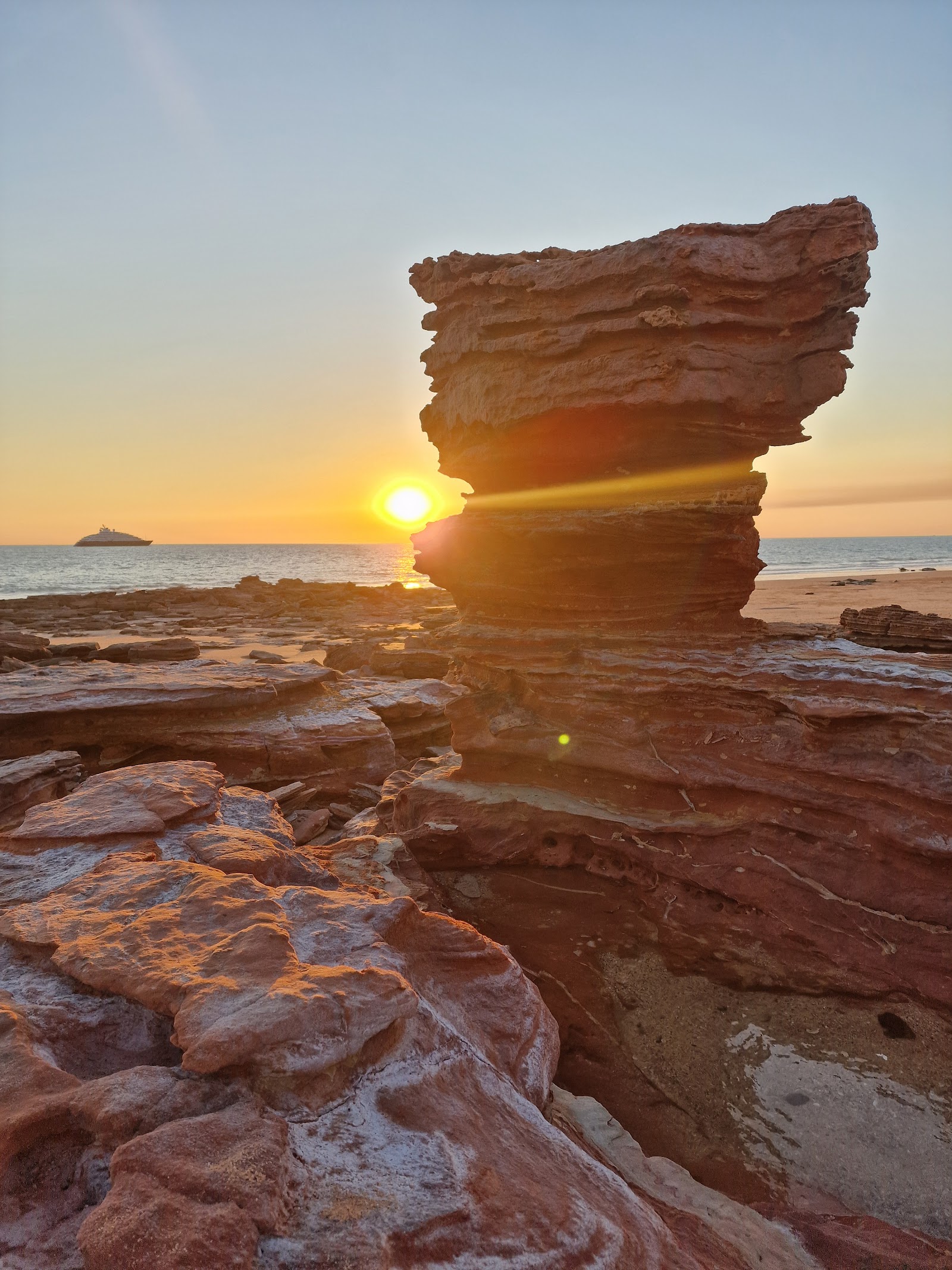 Reddell Beach — Red Cliffs at the Tide's Edge